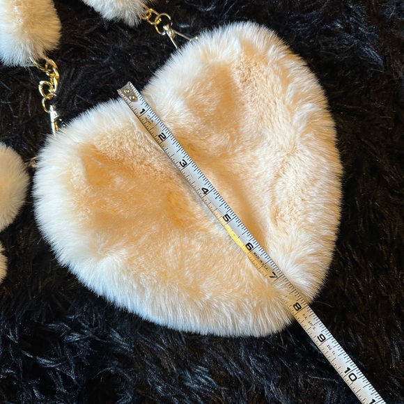Faux Fur Heart-Shaped Handbag with 2 Pom Pom. - Picture 5 of 6